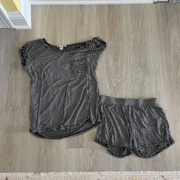 Pajama Set - Picture 1 of 5